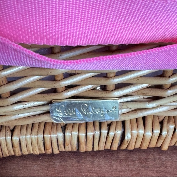 Lilly Pulitzer Cheek to Cheek Rattan Wine/Glass/Snack Basket Floral& Pink Lined - Picture 9 of 10